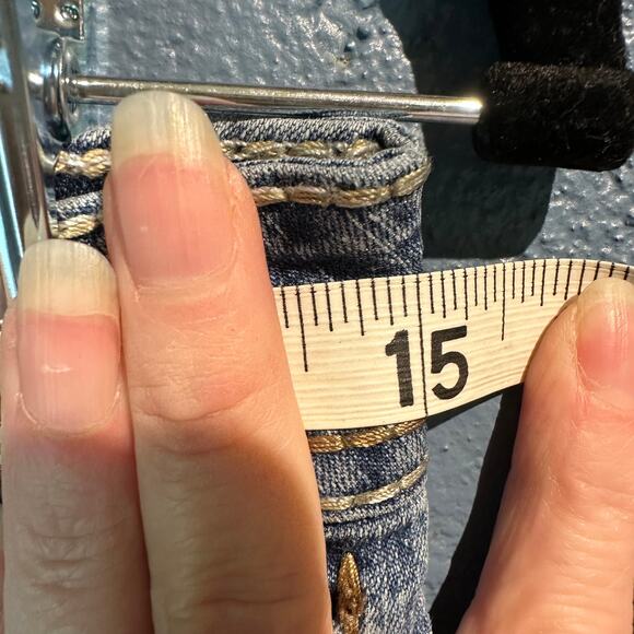 V.S.H. Size 4 Denim Capris Embroidered Pockets Super Soft Comfy Stretchy Classic - Picture 5 of 8